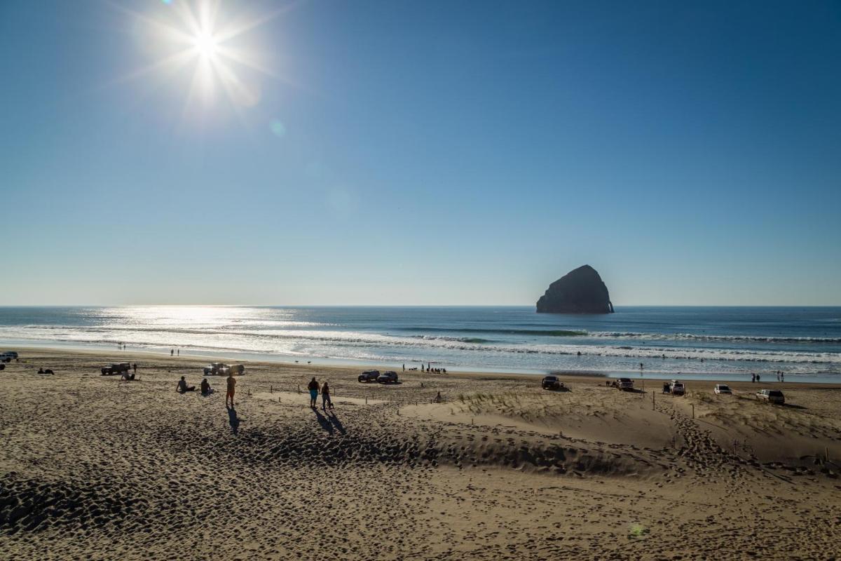 Inn at Cape Kiwanda - image 3