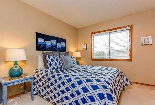 Two Views Vacation Home - image 10