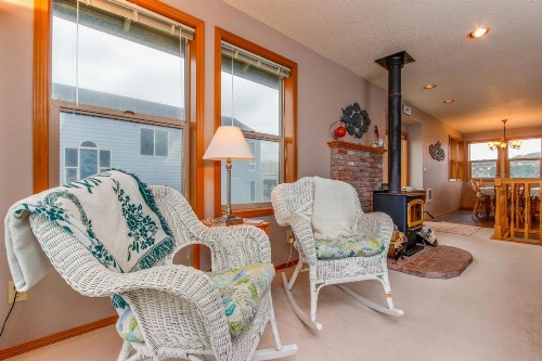 Two Views Vacation Home - image 12