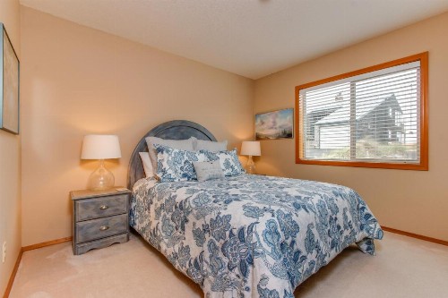 Two Views Vacation Home - image 9