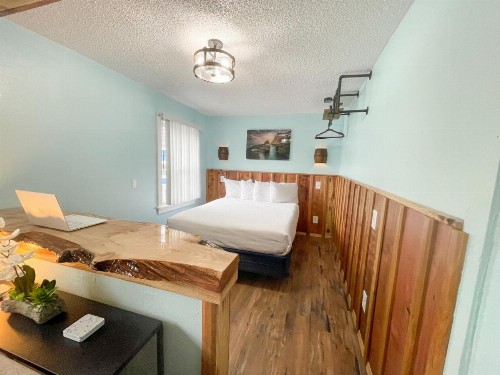 The Anchorage Motel - image 25
