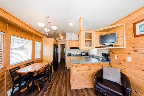 Hart’s Camp Airstream Hotel & RV Park - image 15