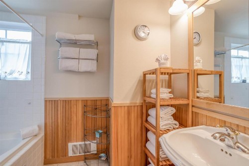 Summerhouse Cottage - image 42