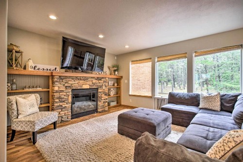Pacific City Home with Hot Tub Pets Allowed!