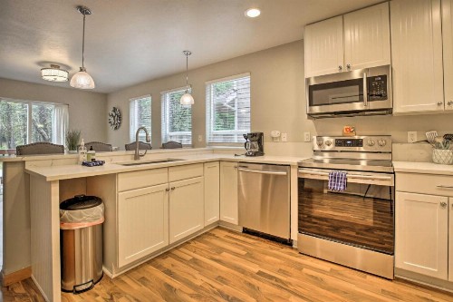 Pacific City Home with Hot Tub Pets Allowed! - image 10