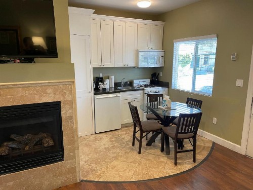 Sea Breeze Inn - Pacific Grove - image 11