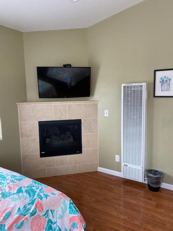 Sea Breeze Inn - Pacific Grove - image 3