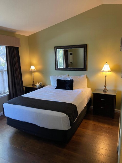 Sea Breeze Inn - Pacific Grove - image 9