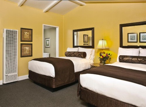 Monterey Peninsula Inn - image 10