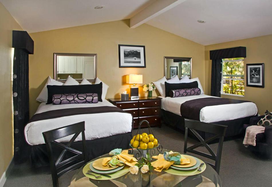 Monterey Peninsula Inn - image 4