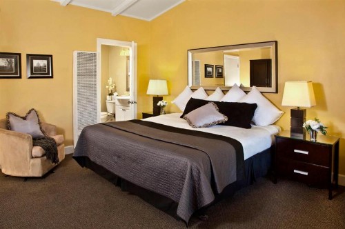 Monterey Peninsula Inn - image 8