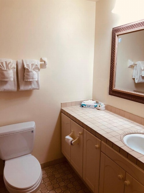 Pacific Grove Inn - image 11
