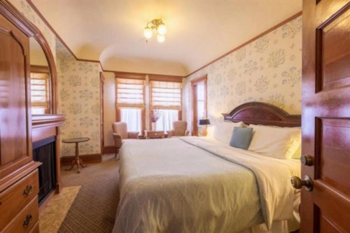 Pacific Grove Inn - image 21