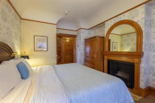 Pacific Grove Inn - image 22