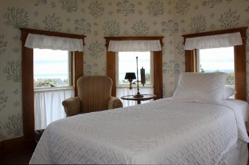 Pacific Grove Inn - image 24