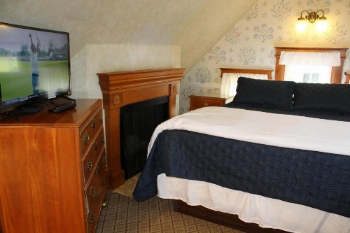 Pacific Grove Inn - image 41