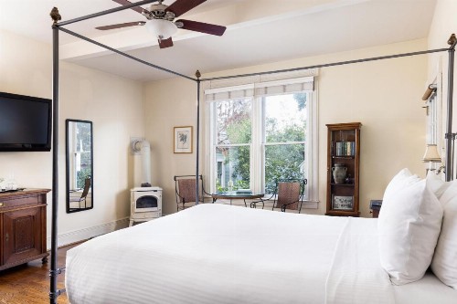 Centrella Inn - image 21