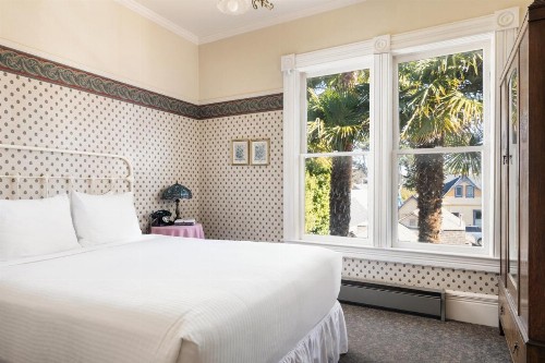 Centrella Inn - image 39
