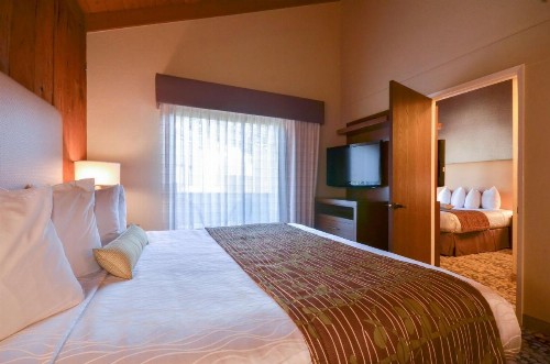 Best Western The Inn & Suites Pacific Grove - image 12