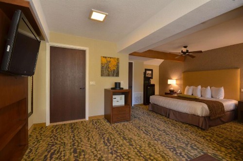 Best Western The Inn & Suites Pacific Grove - image 13