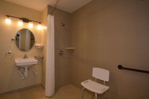 Best Western The Inn & Suites Pacific Grove - image 17