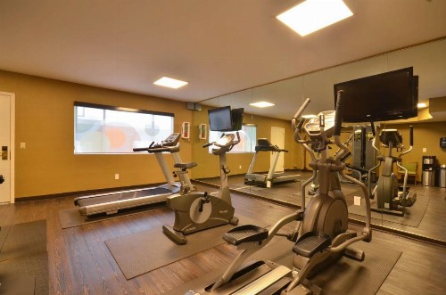 Best Western The Inn & Suites Pacific Grove - image 19