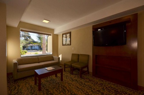 Best Western The Inn & Suites Pacific Grove - image 20
