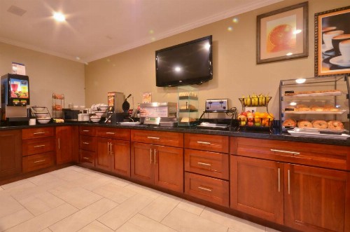 Best Western The Inn & Suites Pacific Grove - image 27