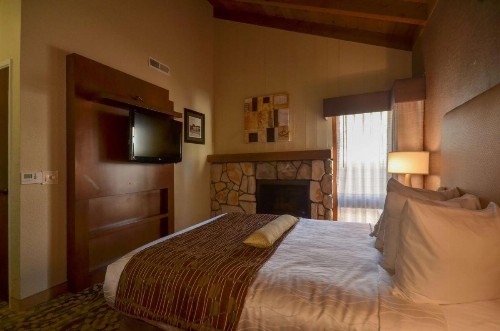 Best Western The Inn & Suites Pacific Grove - image 30