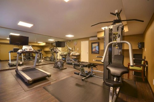 Best Western The Inn & Suites Pacific Grove - image 32