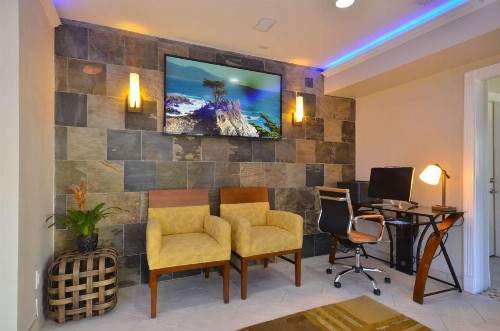 Best Western The Inn & Suites Pacific Grove - image 4