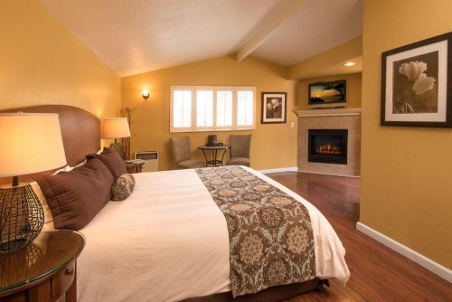 Sunset Inn Pacific Grove - image 14
