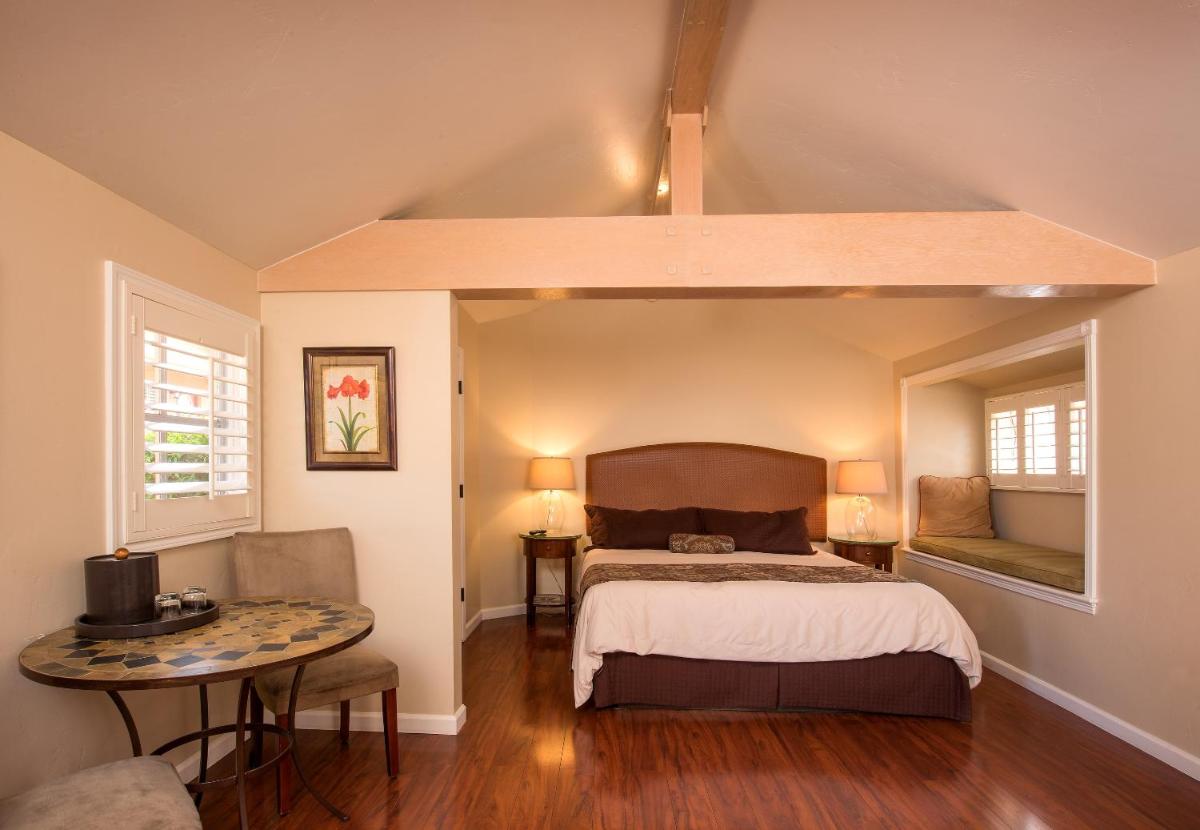 Sunset Inn Pacific Grove - image 2