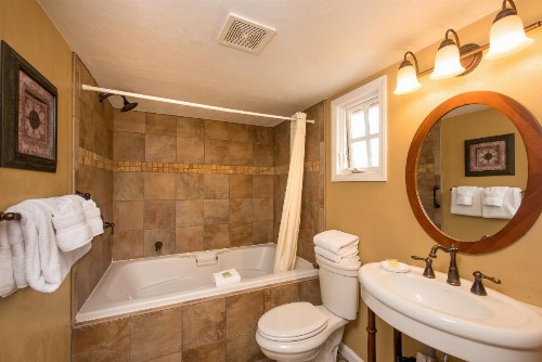 Sunset Inn Pacific Grove - image 8