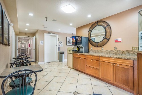 Americas Best Value Inn San Francisco/Pacifica - image 11