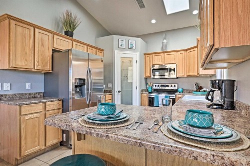 Modern Hub Near Lake Powell & Antelope Canyon - image 6