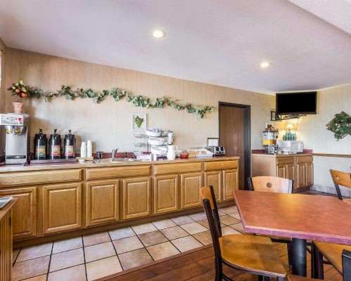 Econo Lodge Pagosa Springs - image 5