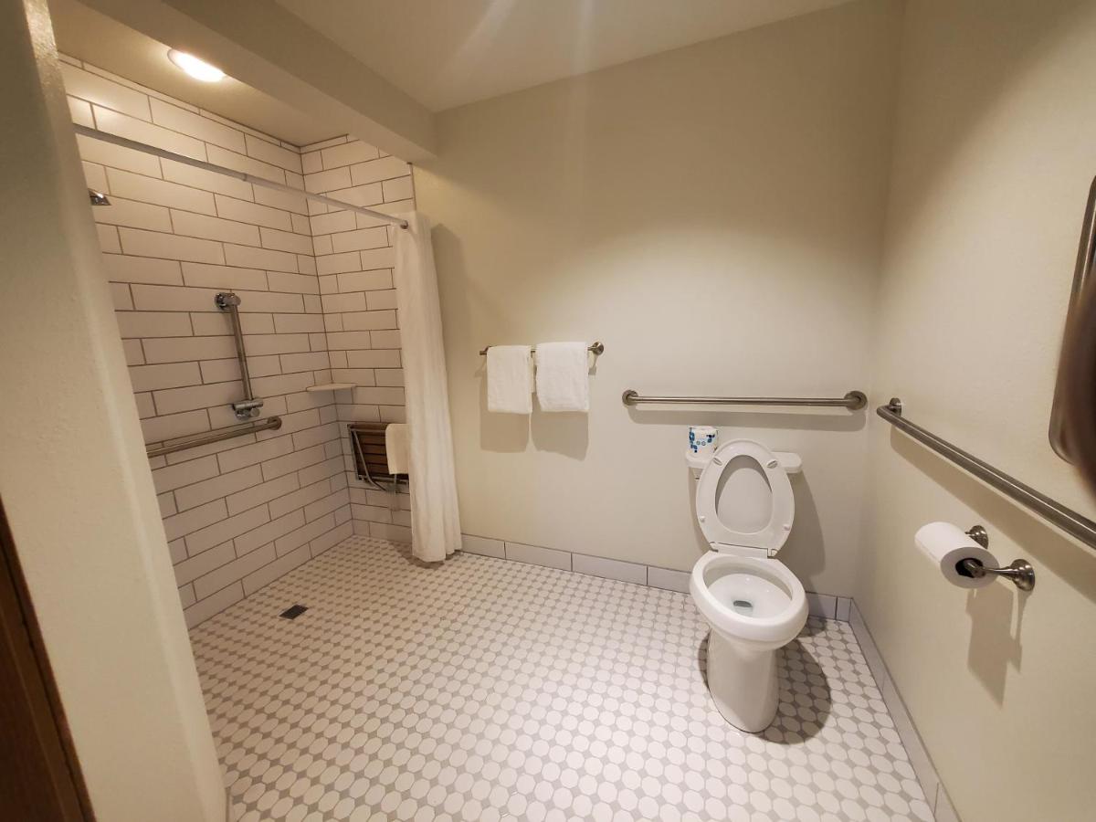 Alpine Inn - image 6