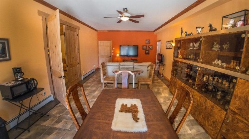 Elktrace Bed and Breakfast - image 26