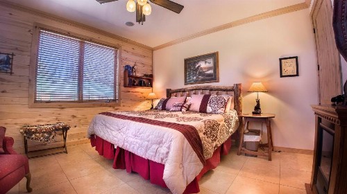 Elktrace Bed and Breakfast - image 39