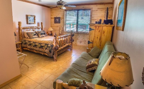 Elktrace Bed and Breakfast - image 42