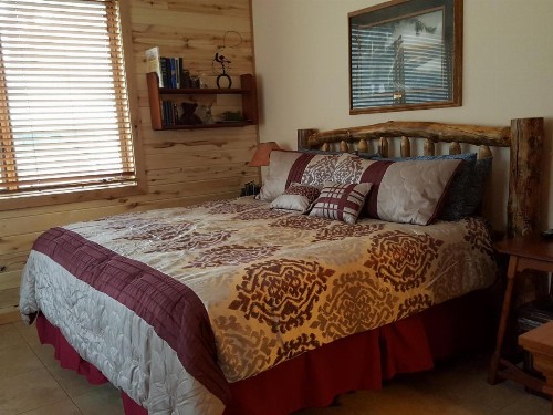 Elktrace Bed and Breakfast - image 44