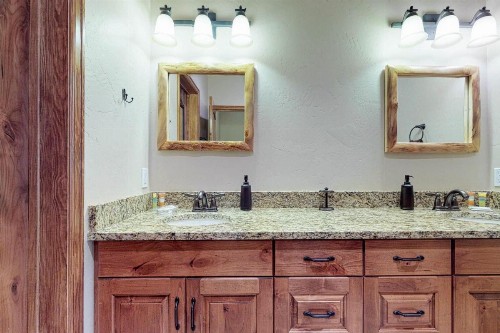 Cobblestone River Resort - image 11