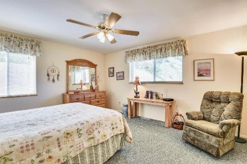 Creekside Cabin (entire house) - image 8