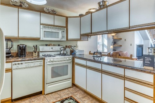 Aspenwood Hideaway - image 9