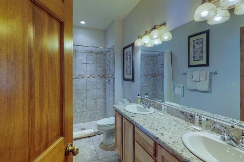 Ace Condos - image 4