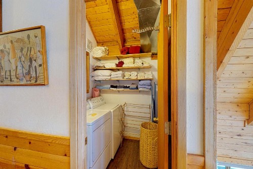 Kick Back Cabin - image 10