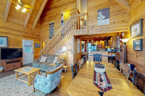 Kick Back Cabin - image 11