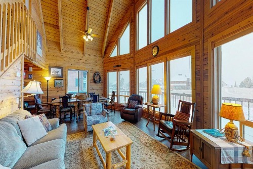 Kick Back Cabin - image 7