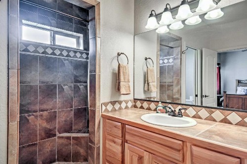 Cozy Pagosa Home with Mtn Lake and Golf Course View! - image 10